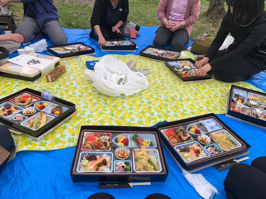 長浜りぷるで新入職お花見歓迎会を楽しみました！ | 訪問看護・在宅看護の株式会社日本看護サービス